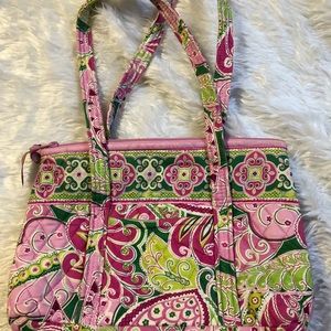Vera Bradley pink shoulder bag. Spring Vera Bag